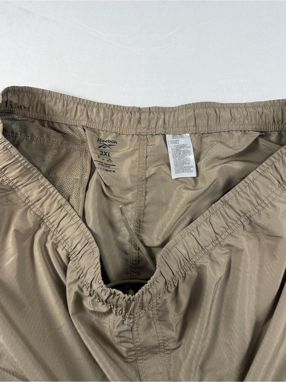 Reebok Men's Casual Cargo Shorts in Tan - Picture 2 of 7